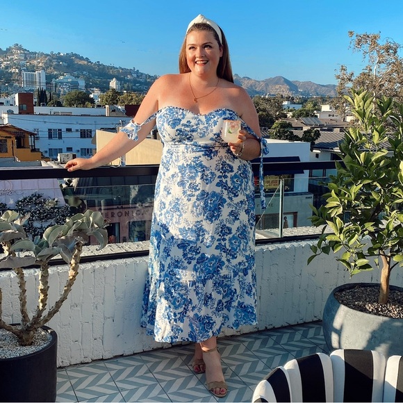 Reformation Dresses & Skirts - Reformation dress size 20 gently worn to a couple of events